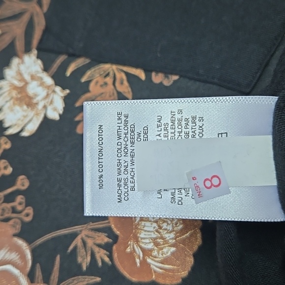 EXPRESS | NWT Black Shaded Floral Graphic Pocket T-Shirt sz S - Picture 10 of 10